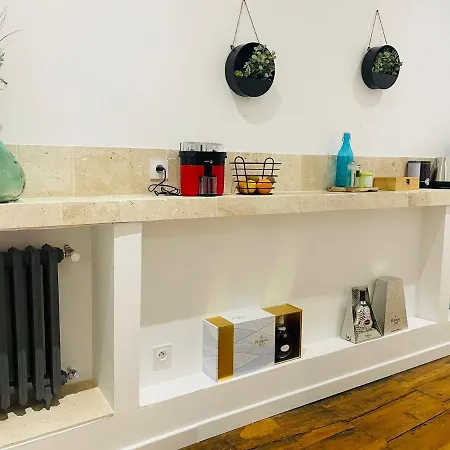 Les Dames Jeannes Guest house *