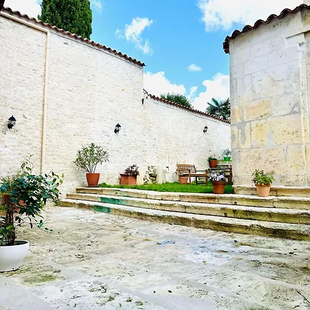 Les Dames Jeannes Guest house